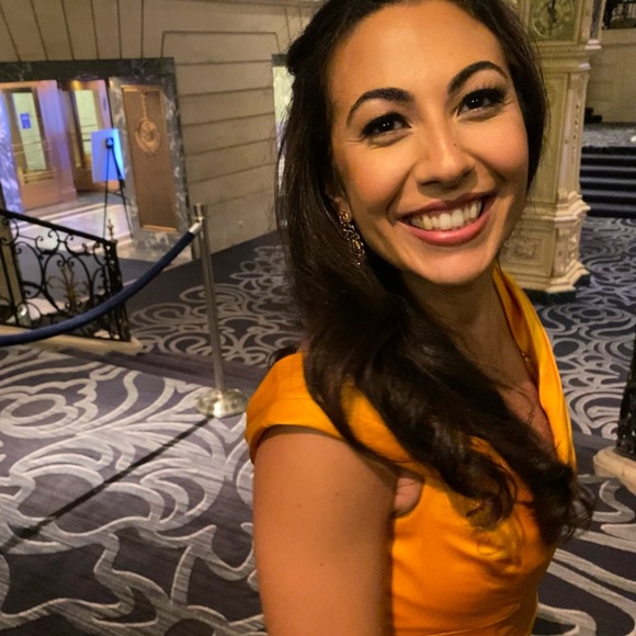 Meet your Posher, Donya - Picture 1 of 1